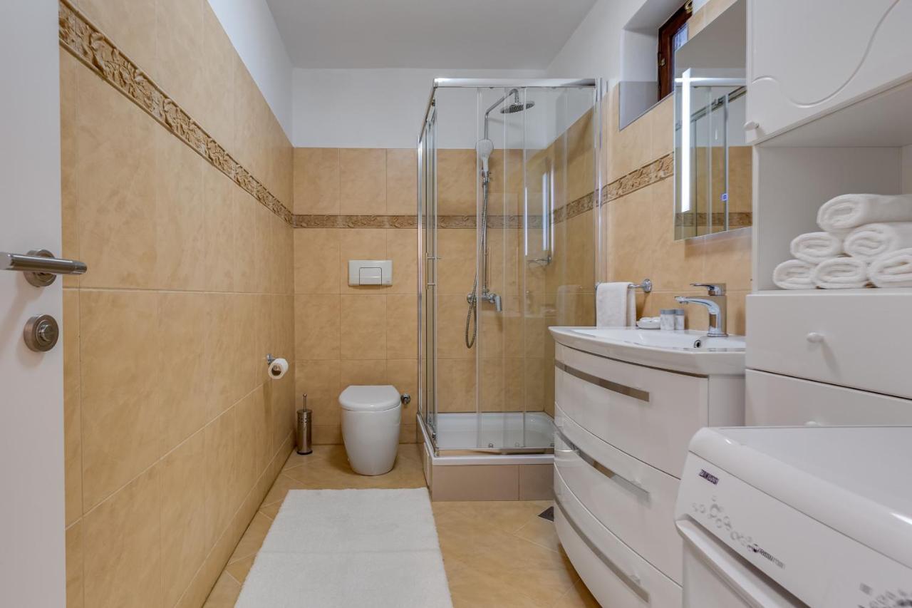 Elegant Two Bedroom Apartment Zadar Exterior photo