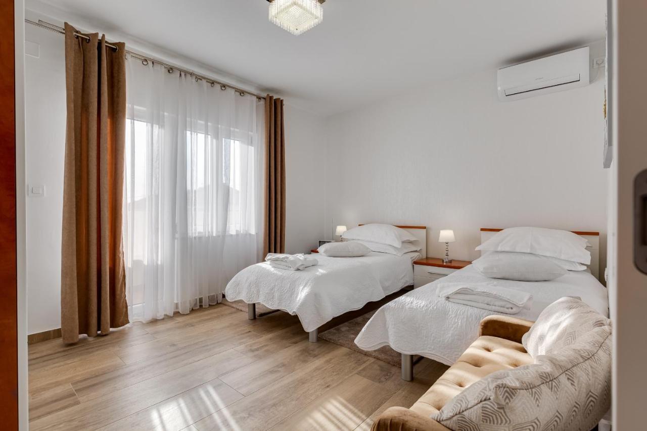 Elegant Two Bedroom Apartment Zadar Exterior photo